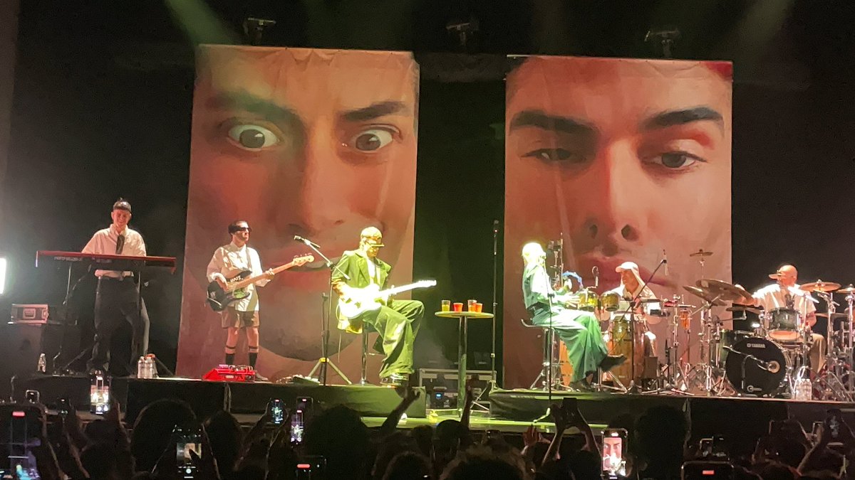 luinks's tweet photo. Eskibiribiri poporopo! Suenan bien en vivo, pon Dumbai alv #ZamtastiKorno https://t.co/XWfkWoCpeC