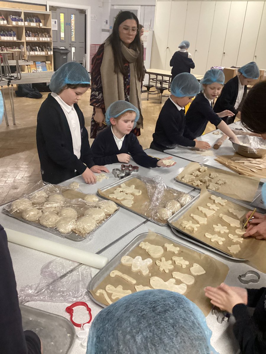 ChurchDrivePS's tweet image. Eco club at church drive this week made their own Christmas decorations using salt dough. We can’t wait to see the finished result next week when we paint them. @OakTreesMAT 🎄🌲🎅🧑🎄🤶