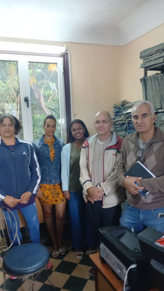 🤝| Es viernes de visita a la la base en el sistema del <a href="/Minjus_Cuba/">Ministerio de Justicia de la República de Cuba</a>.

Hoy se realiza un recorrido por varios registros civiles de la capital.
Se constata la concurrencia de la población y la prestación de los servicios.
Son vitales los criterios del pueblo.
#DePieYCombatiendo 🇨🇺