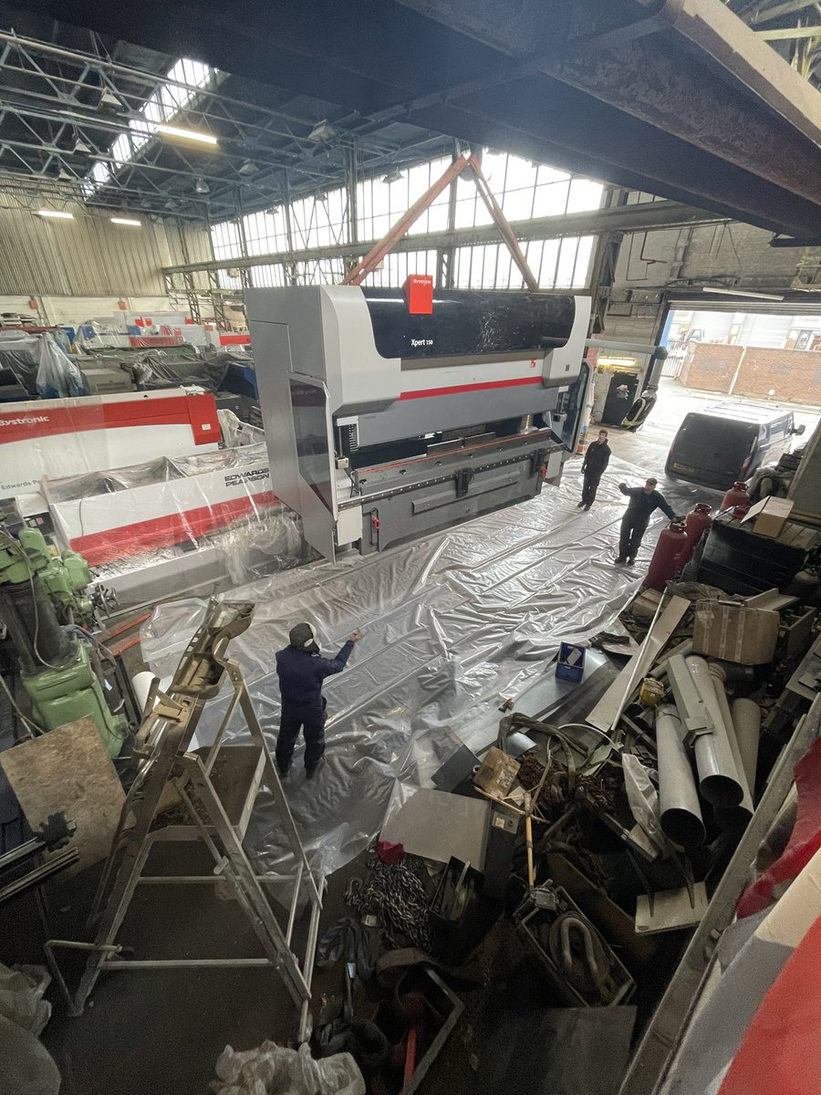 ZebraMachinery's tweet photo. Bystronic Xpert 150 Out From Our UK Stock Sold Overseas #machine #sold #sheetmetal #fabrication #zebra #cnc #hydraulic #bystronic https://t.co/NhfHTjCS7a