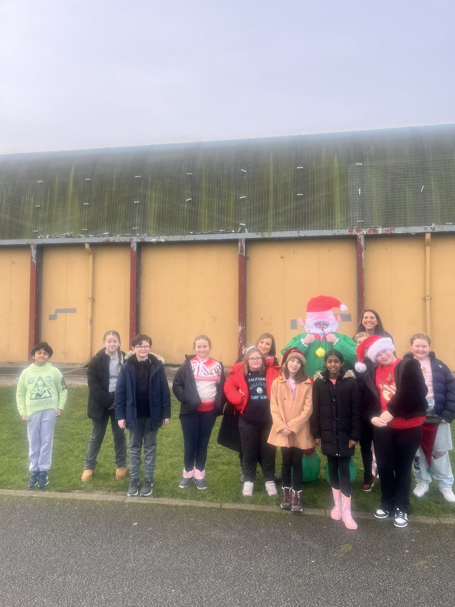 CharlotteARead9's tweet image. Santa Dash this morning was lots of fun, even with the mud….who doesn’t love muddy puddles!! 🎅 🎄 @ololprimary_HT @6RT_MissRoss @6W_MrsWard  #santadash #funandgames #MakeADifference