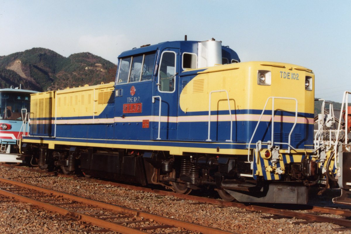 初代2号機とその後。 KE652 1984.1.6 樽見鉄道 TDE102 1984.10.13