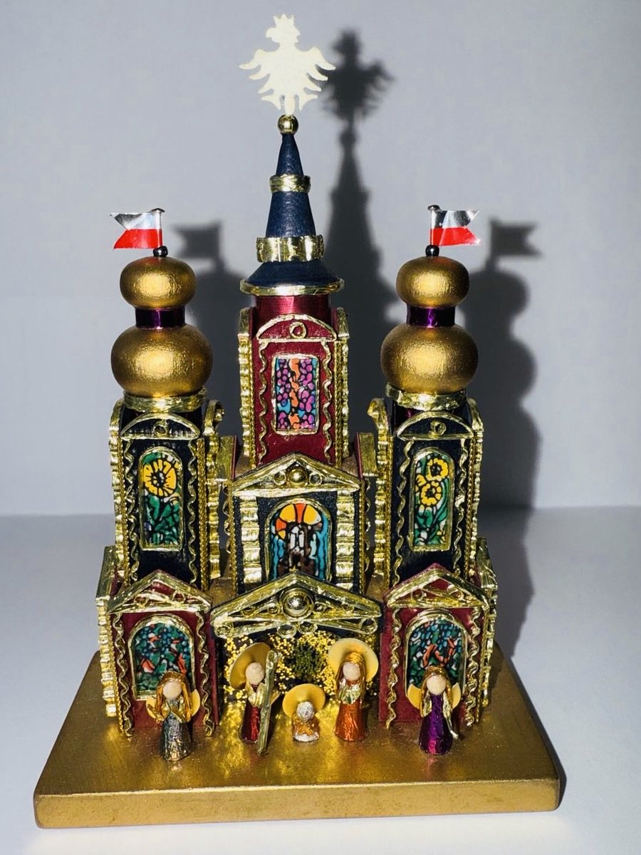 PLinUNESCO's tweet photo. A nativity scene #szopka tradition in #Krakow was the first 🇵🇱 inscription on @UNESCO #intangibleculturalheritage List followed by #Polonaise - 🇵🇱 traditional dance, #TimberRafting , flower carpets tradition for Corpus Christi processions, #Falconry and tree beekeeping culture. https://t.co/GedItX6YnO