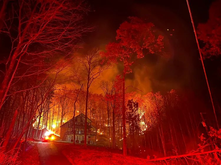 HotshotWake's tweet photo. Tennessee: Three fires started yesterday near the Great Smokey National Park, Gatlinburg, and Pigeon Forge in Tennessee. #wildfire #tnfire #tnwx
The largest was the Walden’s Creek Fire that grew to nearly 100 acres before crews were able to get around it.
Predictive services has much of the eastern United States with elevated potential for wildfire through the winter. Fire danger remains high despite predicted cold weather entering the area.