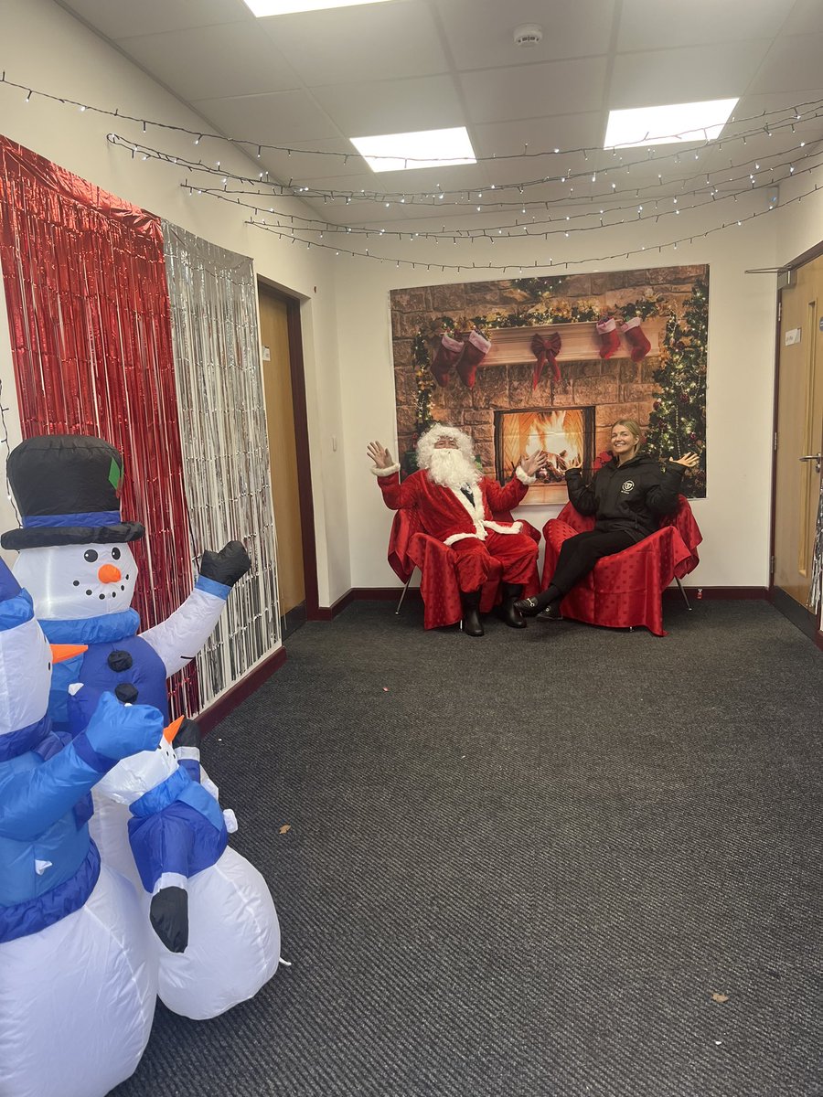 Preparing for <a href="/Brakenhale/">Brakenhale School</a> fayre!