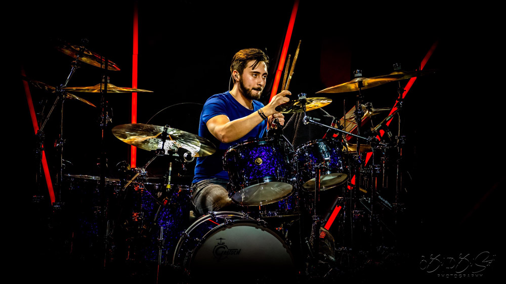 genesis_news's tweet photo. MIKE + THE MECHANICS Tour 2025: Nic Collins will play drums again.
Details: https://t.co/2FiaOvXJw5 
@officialmatm @Nic_Collins21 
📸 Scott Saldinger https://t.co/XBGOwXovW5