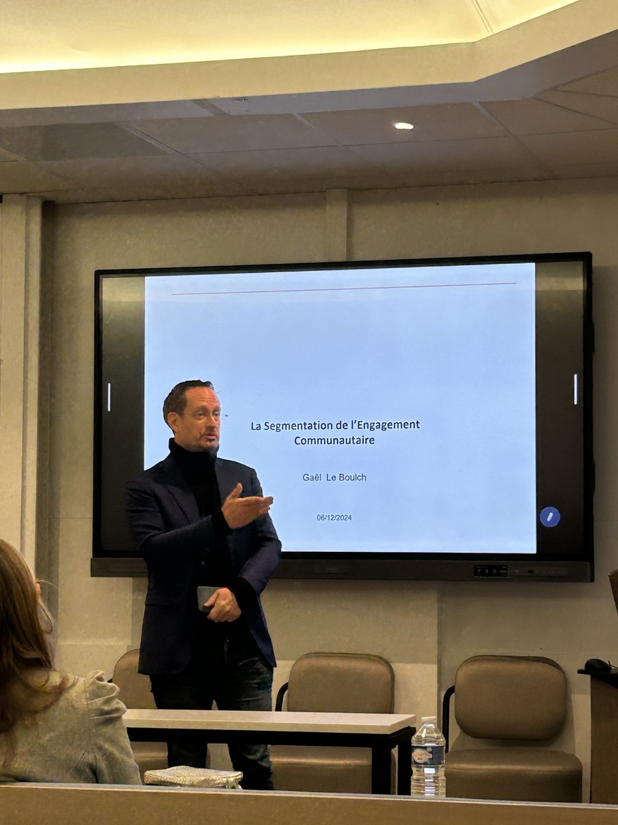 📸 Retour sur notre atelier : "Comment favoriser l'#engagement dans les #communautés_digitales"
Une journée riche en échanges, partages d’#expériences et #apprentissages, avec un programme varié et des intervenants inspirants. 
Merci à nos intervenants et tous les participants !