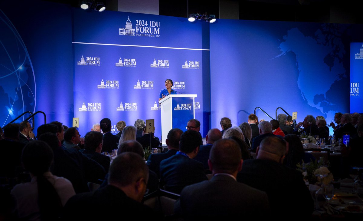 stephenharper's tweet image. What a tremendous honour for the IDU to host UK Conservative Party Leader @KemiBadenoch at #IDUForum2024! Thank you for your clear and powerful message in support of freedom, democracy, and the critical importance of conservatives working together to defend our values.…