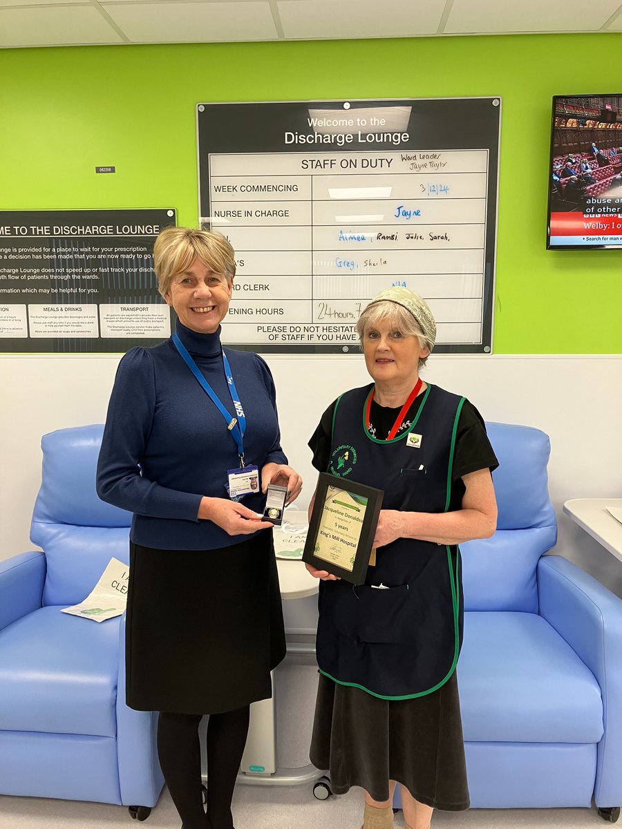 SFH Community Involvement (@sfhinvolvement) on Twitter photo Congratulations to Discharge Lounge volunteer Jackie on your 5 years of volunteering service. Thank you for giving up your time to support our patients, visitors and staff ποΈ <a href="/SFHFT/">Sherwood Forest Hospitals NHS FT</a> <a href="/JoyWils72609355/">Joy Wilson</a> <a href="/jothornley22/">Jo Thornley</a> Congratulations to Discharge Lounge volunteer Jackie on your 5 years of volunteering service. Thank you for giving up your time to support our patients, visitors and staff ποΈ <a href="/SFHFT/">Sherwood Forest Hospitals NHS FT</a> <a href="/JoyWils72609355/">Joy Wilson</a> <a href="/jothornley22/">Jo Thornley</a>
