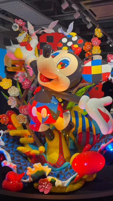 Mika pikazo先生( )にディズニー展の内覧展にご招待いただきました!!光栄です…本展示の開催が、明日の7日から12月31日までやっているそうです☆*ほんとに素敵でした夢の国でした。。もう1回行きたい!!絵描きさんはみんな行って欲しい! 