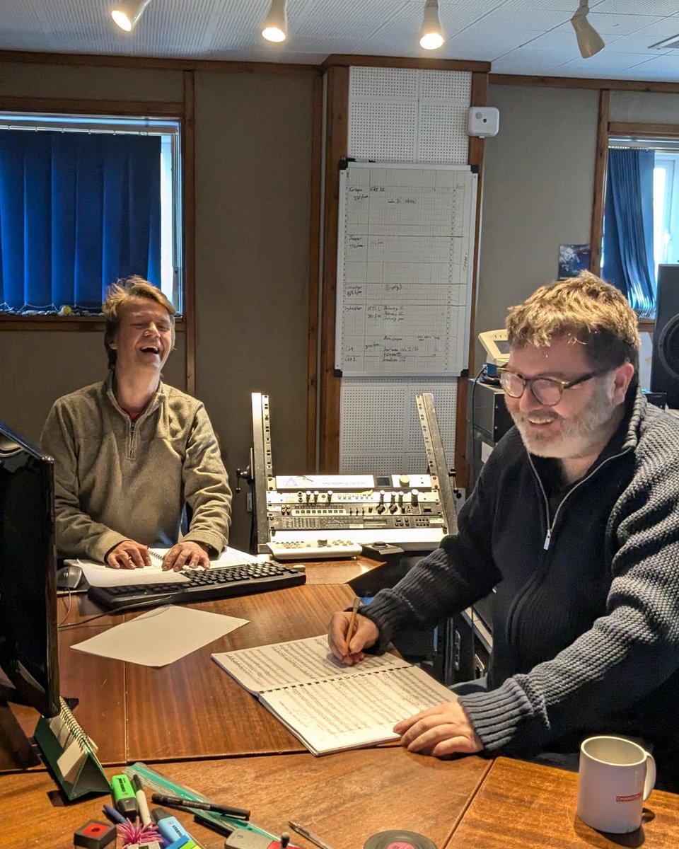 EarlyOpera's tweet photo. A sneak peek #behindthescenes in the @ChandosRecords editing studio of "Jephtha" with @ChristianCurnyn and producer Jonathan Cooper. We can't wait to hear the finished project and share it with you all next Spring. Stay tuned for updates! #Jephtha #earlymusic #earlyopera https://t.co/pZAsMjZswv