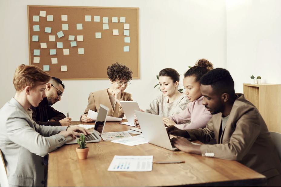 YastisInc's tweet photo. When you think of #cybersecurity, do you think of the image on the left or the right?

Probably the left, but it's important to remember that people successfully using your company systems is the output of cybersecurity.

Need stronger business cybersecurity? 

Contact us today. https://t.co/siVE3rlJTa