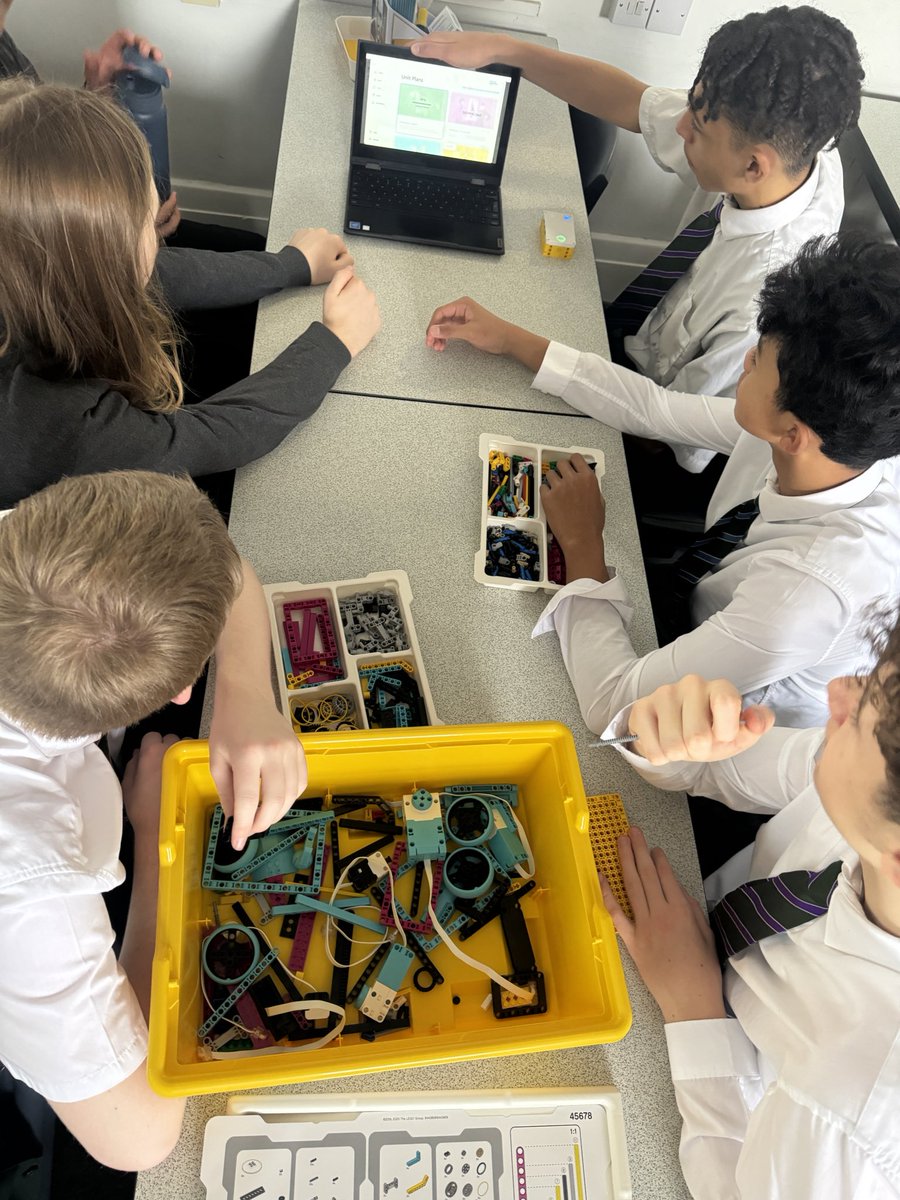 DHSB_MrScott's tweet image. Year 10 are using the @LEGO_Education Spike Prime and Essentials kits to apply #ComputationalThinking and work collaboratively to solve problems #everythingisawesome @raisingrobots @DHSBoys