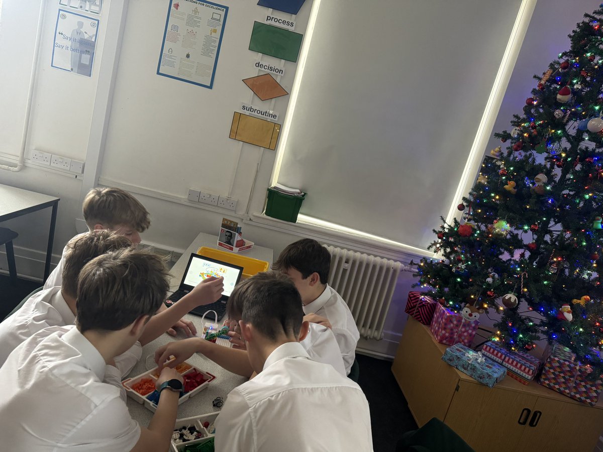 DHSB_MrScott's tweet image. Year 10 are using the @LEGO_Education Spike Prime and Essentials kits to apply #ComputationalThinking and work collaboratively to solve problems #everythingisawesome @raisingrobots @DHSBoys