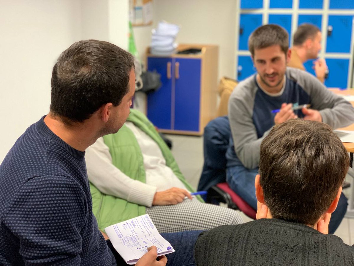 arkarodriguez's tweet image. Gaur lan eguna da Sortuko kideontzat eta Nazio Kontseiluko kideak elkartzeko probestu dugu.

Gure herriaren erabakitzeko eskubidea ukatzen jarraitzen du espainiak, 78ko konstituzioan aterpetuz. Ez gara espainolak, gaurko egunean ez dugu ezer ospatzeko.

Gurea, Euskal Errepublika!