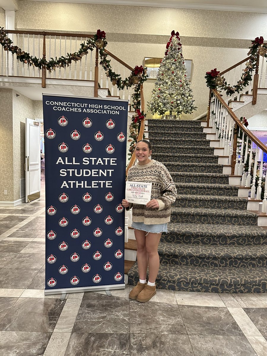 Congratulations to Lily Kirk for receiving 1st team All State at last nights banquet!