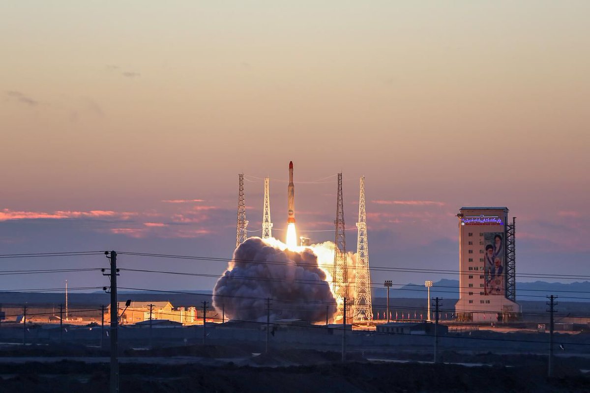 IRAN_in_NL's tweet photo. The #Saman1 space tug and #Fakhr1 nano-satellite launched with #Simorgh SLV, setting a new record for multi-payload liftoff. Breaking barriers and reaching new heights. 🇮🇷 #IranSpace makes history.
 #Innovation #SpaceTech https://t.co/EQaNbpF4EA