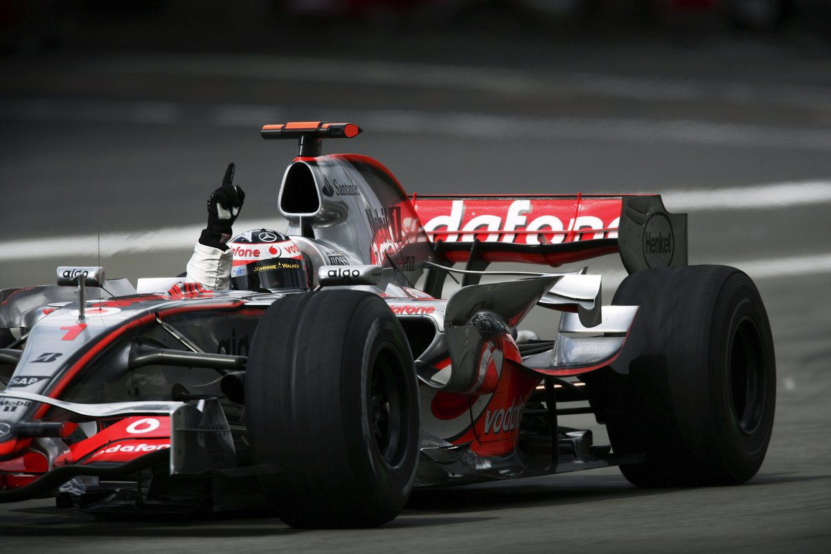 JohnF1_14's tweet photo. Esto es literalmente mentira.
-Renault pasó de no ser nadie a ganar 2 mundiales.
-McLaren pasó de estar fatal en 2006 a pelear el mundial en 2007.
-Renault pasó de no ganar ni una carrera en 2007 a ganar 2 en 2008.
-Ferrari pasó de estar out en 2009 a pelear 2 WDC con ALO. https://t.co/kJSVJjGvvu