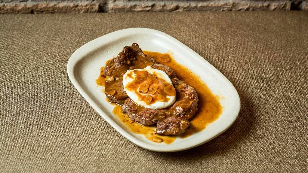 JorgeCarmo9's tweet photo. #food #beststeak #bitoque #Portugal 🥩🍴🇵🇹🌍 The 10 best steaks in the world ➡️ https://t.co/5kQjFzfhlU - According to Time Out Magazine, the #bitoque is one of the top 10 best #steaks in the #world, coming in at #3 on the list. And when it comes to getting the best bitoque, Adega Solar Minhoto, located in the #Lisbon neighbourhood of Alvalade, is considered the best.