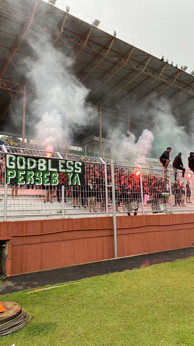 Green_Nord27's tweet photo. GODBLESS @persebayaupdate 🔥🔥🔥 https://t.co/KS2h6Bd2l8