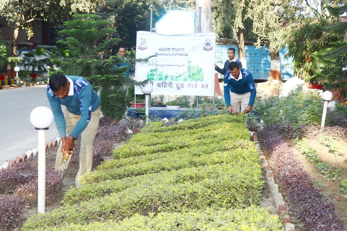 Under ongoing Swachhta Pakhwada, the personnel of @91bn #RAF #crpfindia carried out grass cutting and tree pruning in the camp premises. Street play was organized at Bijnor Chowk to raise awareness pertaining to cleanliness among the people.