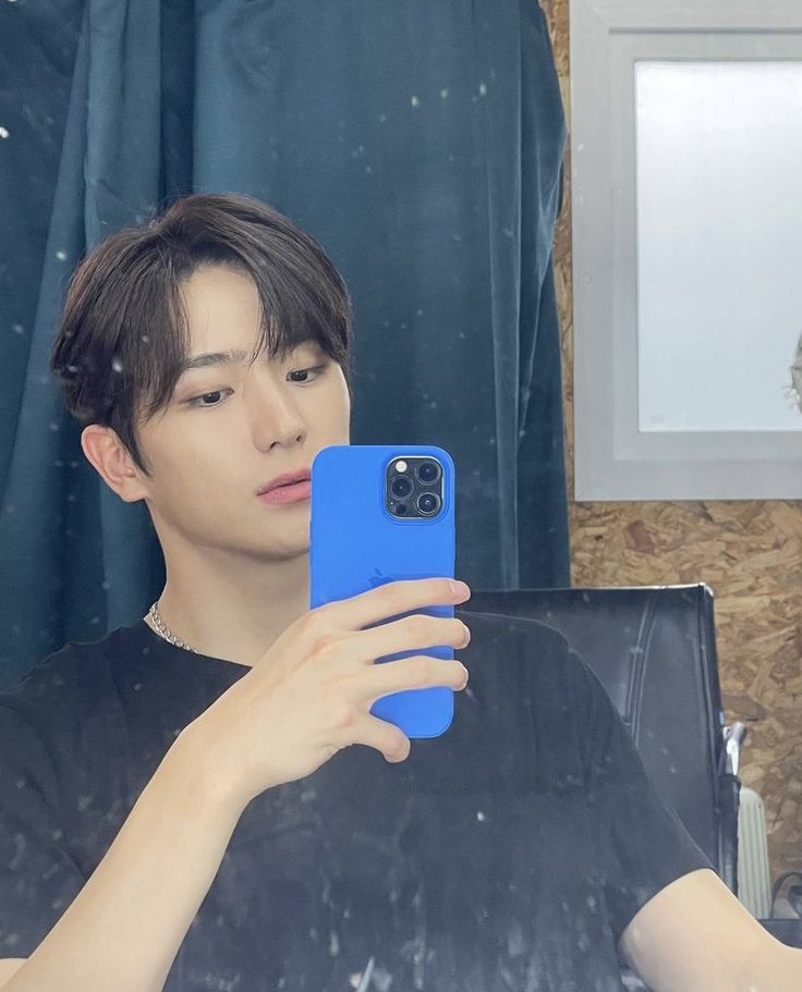 Jy tweet media