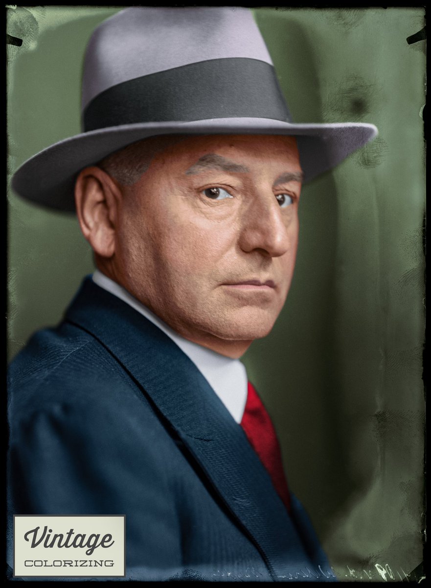 Colorizer2's tweet image. Nieuw leven voor een oude foto: portretfoto uit 1928, prachtig hersteld en ingekleurd. ✨ Een stukje geschiedenis in kleur! #Colorized #VintagePhotos #PhotoRestoration #1920s #HistoryInColor #BeforeAndAfter #Colorizing