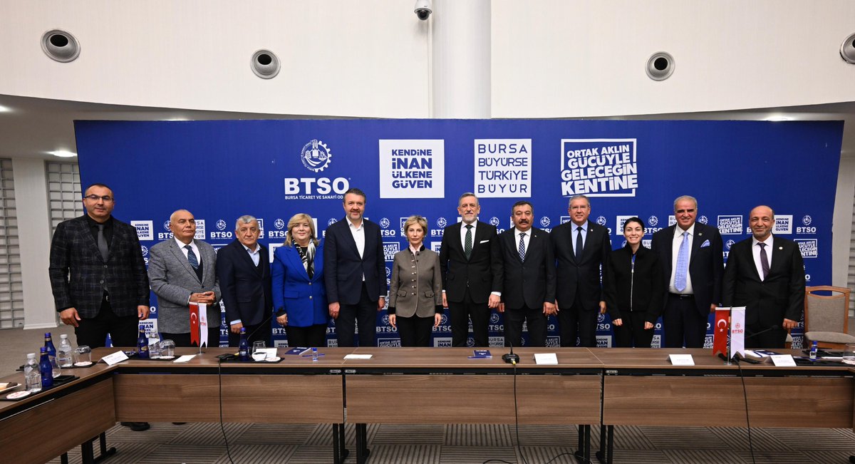 SimavTso's tweet photo. Kütahya heyeti, Bursa Ticaret ve Sanayi Odası’nı (BTSO) ziyaret ederek Bursa-Kütahya İş Dünyası Buluşması’nı gerçekleştirdi. https://t.co/sXAQC27g2Y