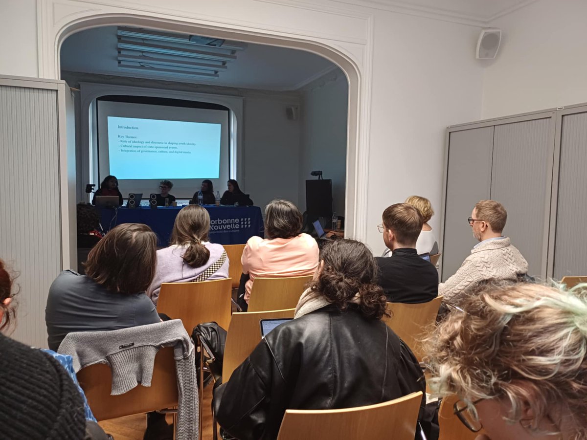 Nous continuons avec le dernier panel en anglais intitulé "Bodies, the arts and digital technologies"!