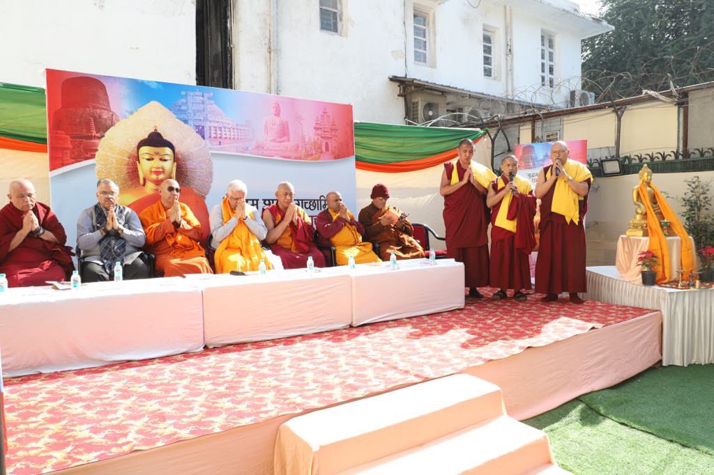 blsanthosh's tweet image. Participated in Bharat Ratna Sri Dr Babasaheb Ambedkar’s Maha Parinirvana Diwas programme at Sri @tarunchughbjp residence organised by @spmrfoundation . Many Venerable Bhikkus &amp;amp; Lamas , senior academicians &amp;amp; political workers were present .