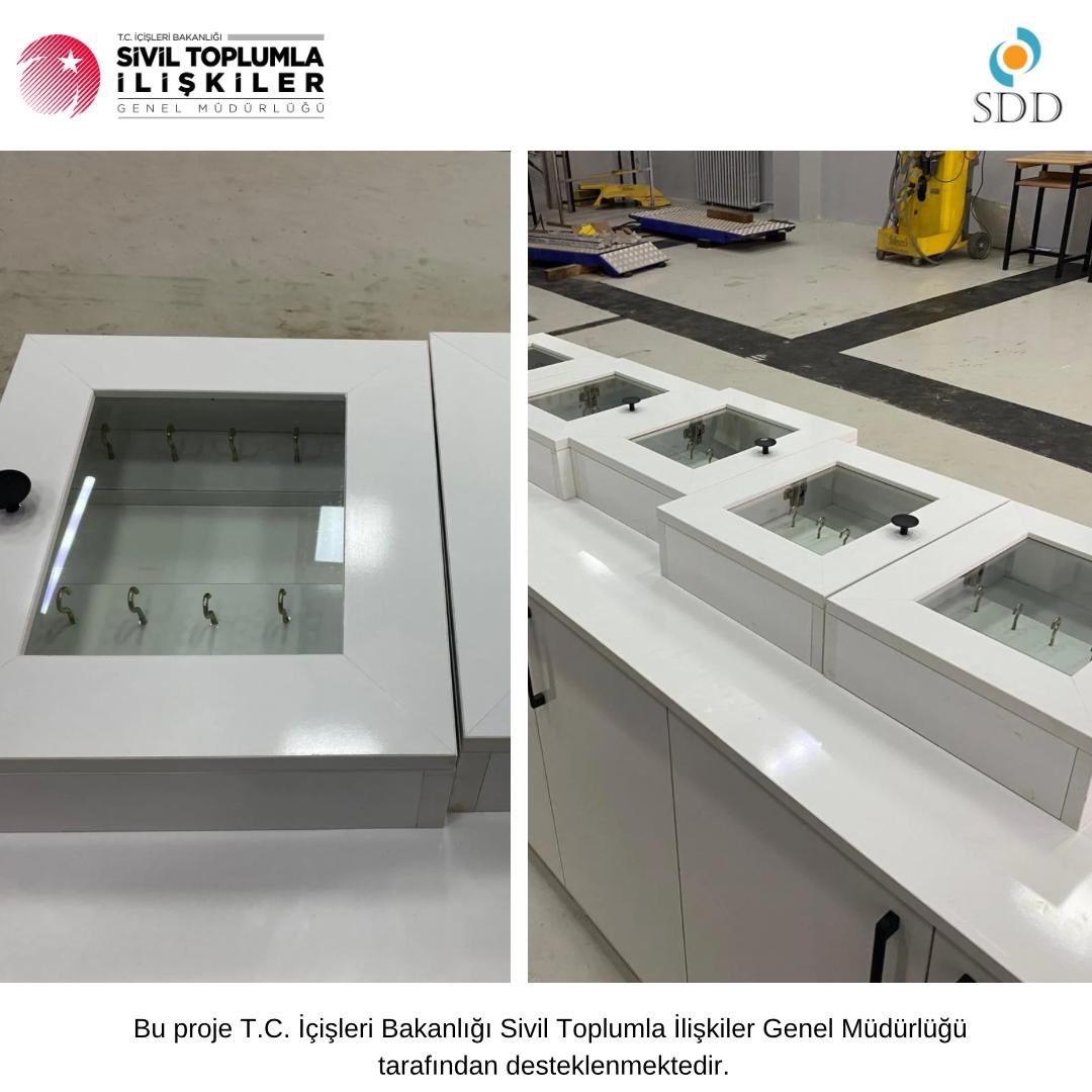 İçişleri Bakanlığı Sivil Toplumla İlişkiler Genel Müdürlüğü tarafından desteklenen Bir Usta Bir Çırak projemiz kapsamında,  kullanılacak malzemeler okulumuza teslim edildi.👨🏻‍🔧🔩⚙️🛠️🪛🪚 <a href="/icisleriSTi/">Sivil Toplumla İlişkiler Genel Müdürlüğü</a> <a href="/ankarastim/">Ankara İl Sivil Toplumla İlişkiler Müdürlüğü</a> <a href="/mhancerkiran/">Mustafa HANÇERKIRAN</a>