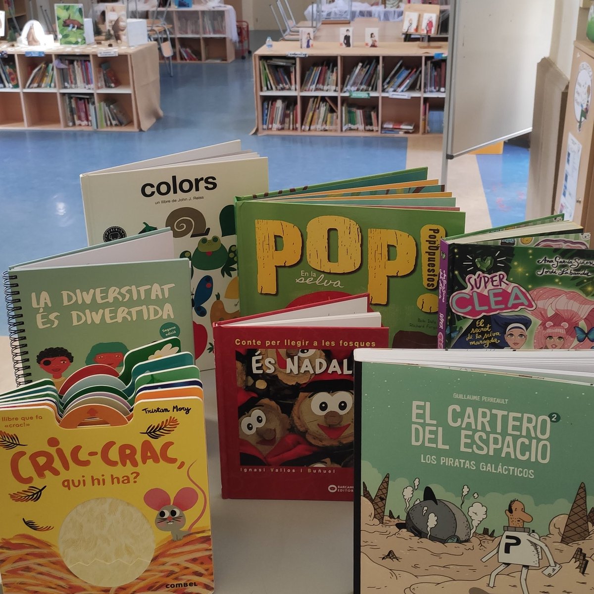 Ja tenim a l'escola els llibres que ens ha fet arribar el <a href="/CprestecCultura/">Central de Préstec</a> ! Moltes gràcies!
#bibliotecaescolar