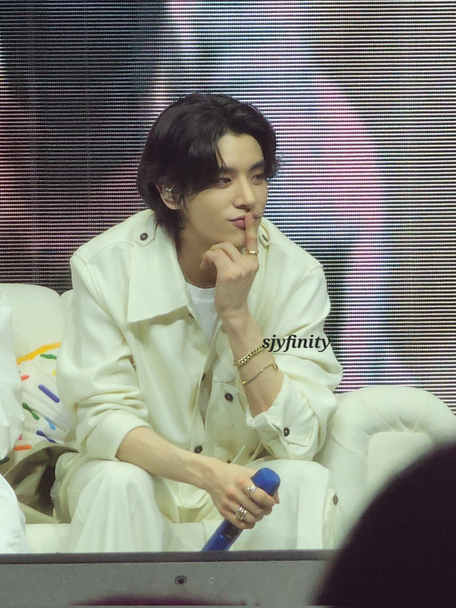 SIM JAEYUN WHAT ARE YOU DOING?!
#JAKE #제이크