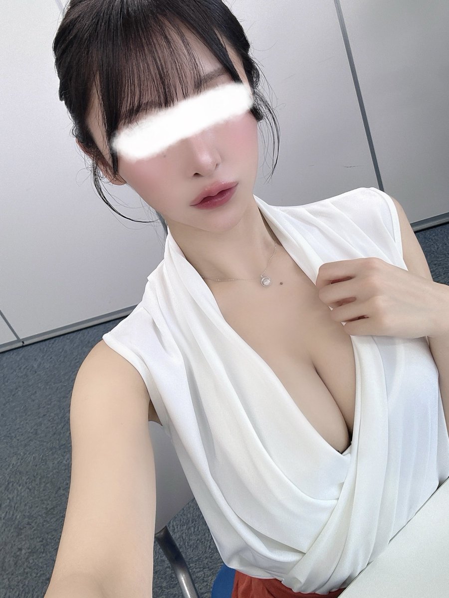 本日 #スワイプドラマ にて公開！
peep原作の #10000いいねのカラダ に

主人公・文乃の同期で友人
実は裏アカ女子である 天音 役として
出演させていただいています!

14話まで無料公開中です💋
https://t.co/59X5bBtgoc

天音ちゃん、なんだかんだ憎めない不器用な子なんだよ〜🥹最後まで是非みてね! https://t.co/fWwRPOzrNJ