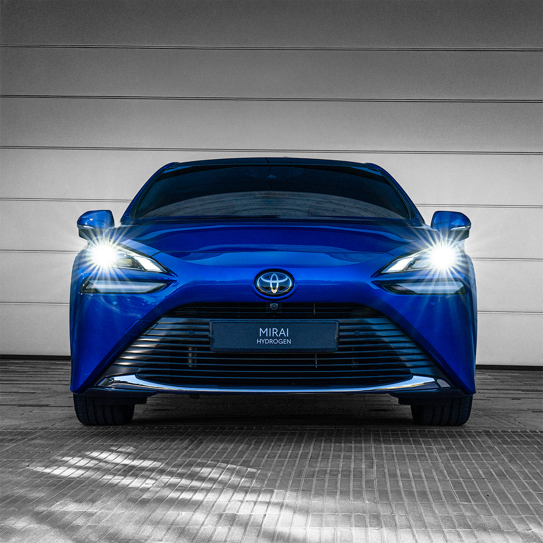 Toivotamme kaikille hyvää ja tulevaisuuteen katsovaa itsenäisyyspäivää 🇫🇮 💙🤍
#ToyotaSuomi #Itsenäisyyspäivä
Kuvaa on muokattu tekoälyn avulla