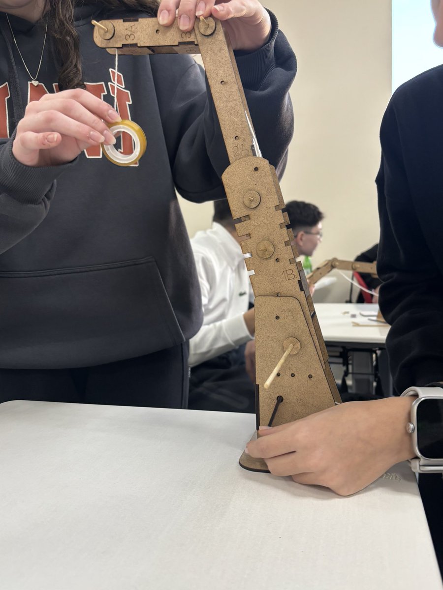 9.sınıf öğrencilerimizle disiplinlerarası bilgilerimizi bütünleştirerek STEM uygulamamız Yıkım Makinesini tasarladık.#STEMgelecektir
<a href="/KolejBahcesehir/">BK Bahçeşehir Kampüs Anadolu Lisesi</a> <a href="/taner_kayis/">Taner Kayış</a> <a href="/zaferaskin_bk/">zaferaskin_bk</a> <a href="/tarikesen73/">Tarık Esen</a>