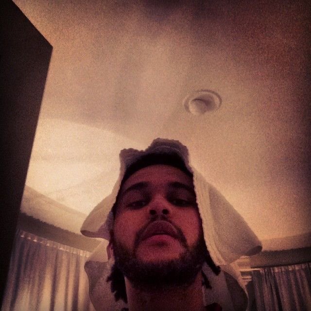 thebirdsparty's tweet photo. break it, drop it, drink it, spill it
baby, touch your body https://t.co/v3f9am84aw