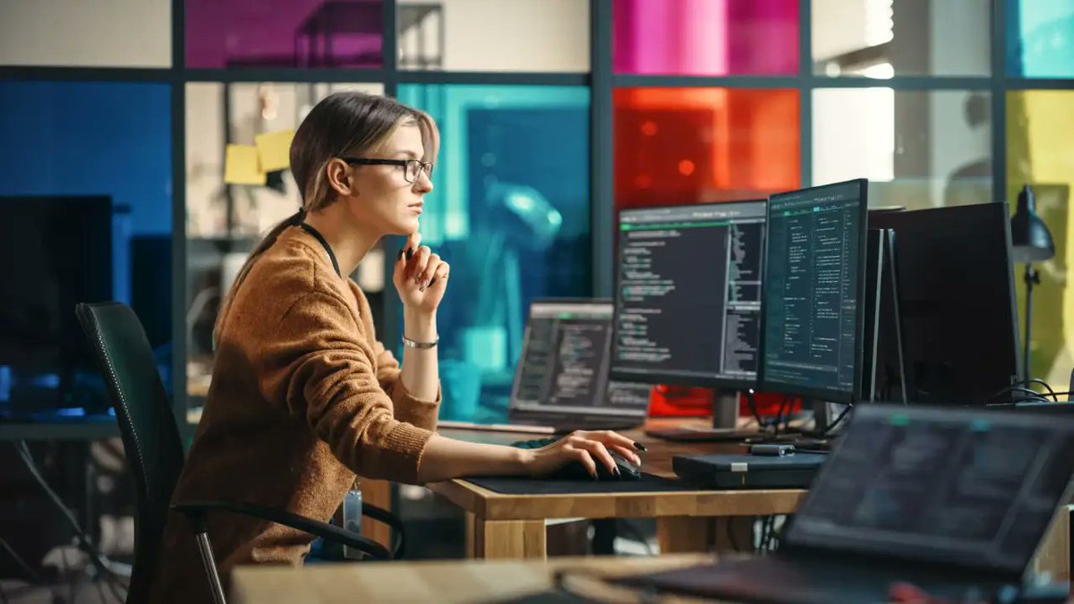 DerekJVaughan's tweet photo. Generative AI has its risks. How can businesses avoid the “ROI doom loop”? CIO shares three actionable strategies. https://t.co/pzke7rxtFE 
#AI #ROI https://t.co/2HsfA3wkcW