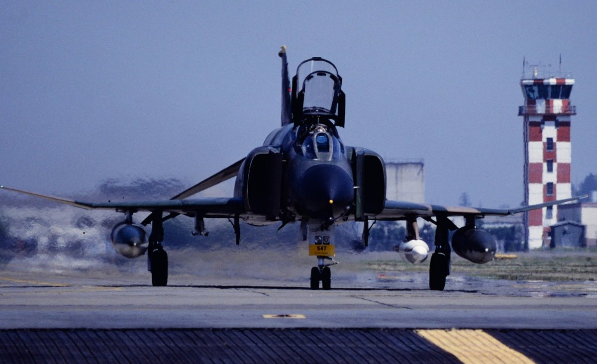 headdancer7's tweet image. ＃PhantomFriday 横田基地
F-4D 80TFS 8TFW WPyw
66-7547 66-8788 May 1981。