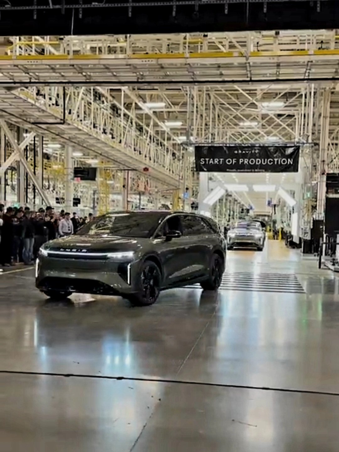 GeHLTY-WcAAIgBx?format=jpg&name=large