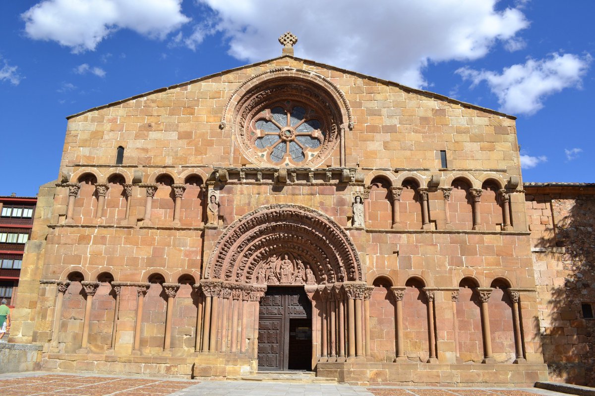 cylromanica's tweet photo. Si te dicen: Elige cuatro edificios románicos..... Así sin pensarlo demasiado......🤔
-Real Colegiata Basílica de San Isidoro. León 
-Iglesia de Nuestra Señora de la Asunción. Duratón, Segovia 
-Iglesia de Santo Domingo Soria 
-Iglesia de San Juan. Moarves de Ojeda Palencia https://t.co/lFprrgJJFU