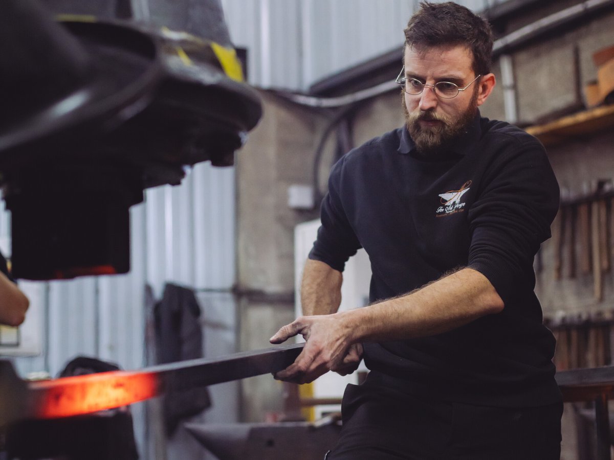 Ils ont reconstruit Notre-Dame : Alexandre Gury, le forgeron aux gestes ancestraux
➡️ l.leparisien.fr/lfkY