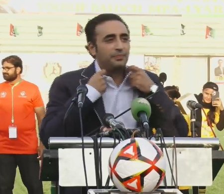 majidali_memon's tweet photo. Chairman @BBhuttoZardari addresses at the inauguration of Sindh Pink Football Tournament under the Sindh Sports and Youth Department
@ https://t.co/pczs5nkIbQ