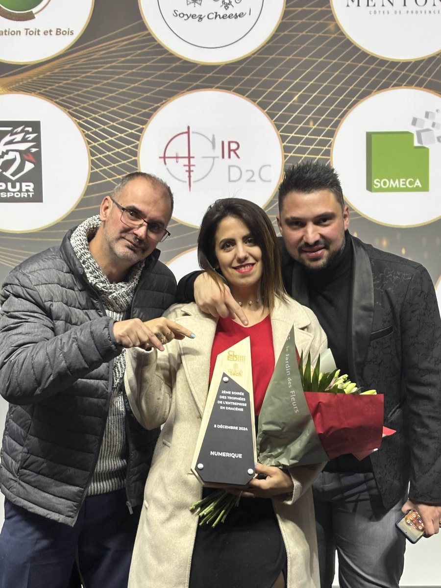 Nous sommes fiers d’annoncer que notre Gaming Center, situé à Draguignan, a remporté le prestigieux Trophée du Numérique lors de la 2ème soirée des Trophées de l’Entreprise en Dracénie ! 

Cette récompense met en lumière notre passion pour le gaming, notre engagement dans