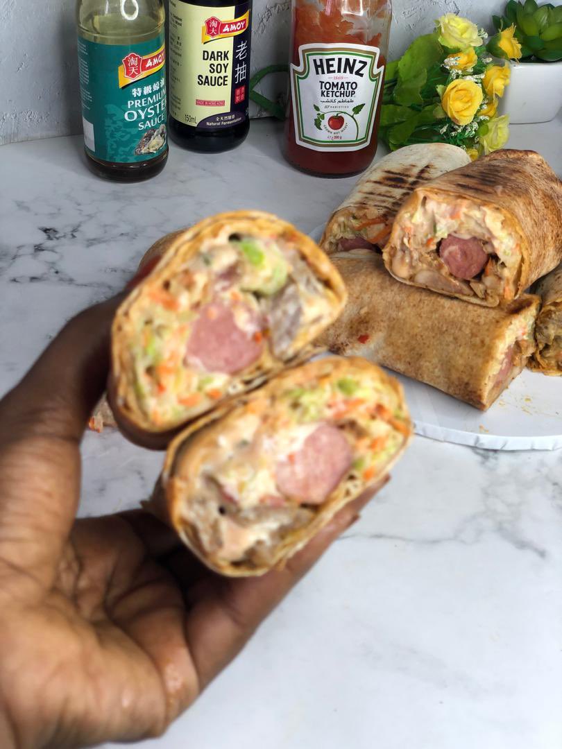 Assalamu alaikum we have shawarma available today
Beef 2000
With sausage 2300
Double sausage 2600
Kindly retweet our customer might be on your TL thankyou