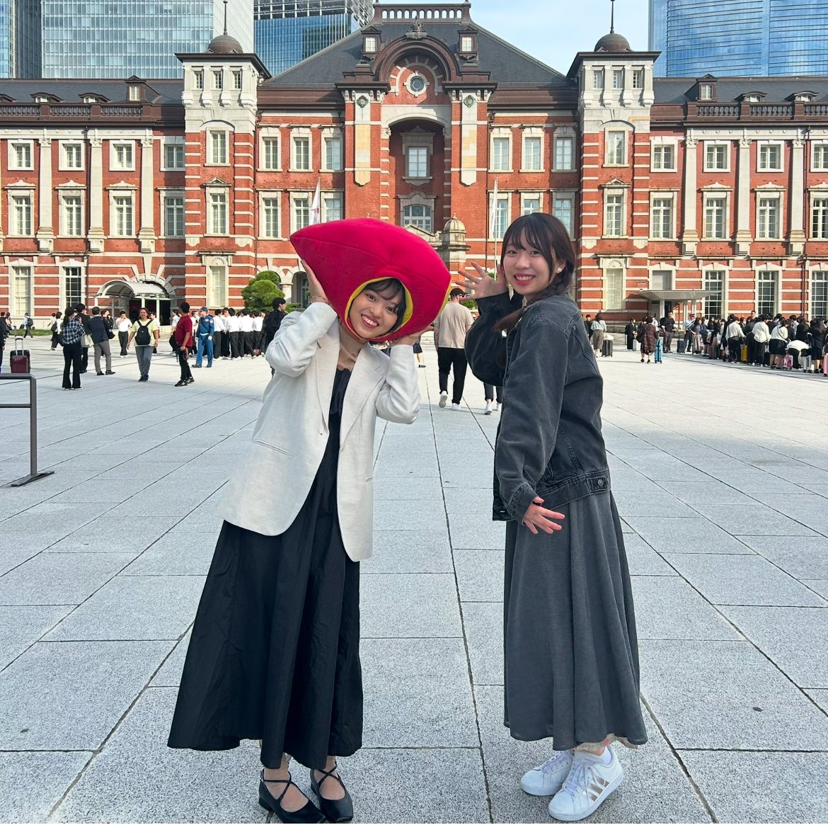 imoco_oimo's tweet photo. 【12/14(土)19:30- 】新橋でスナックやります🍠
下北でカフェ経営中のかすみんと、2人の誕生日会を兼ねて初開催です🍸✨

お芋のおつまみも用意する予定です。お話しした事ある方もない方もふらっと来てください〜 https://t.co/GOdAxi7096