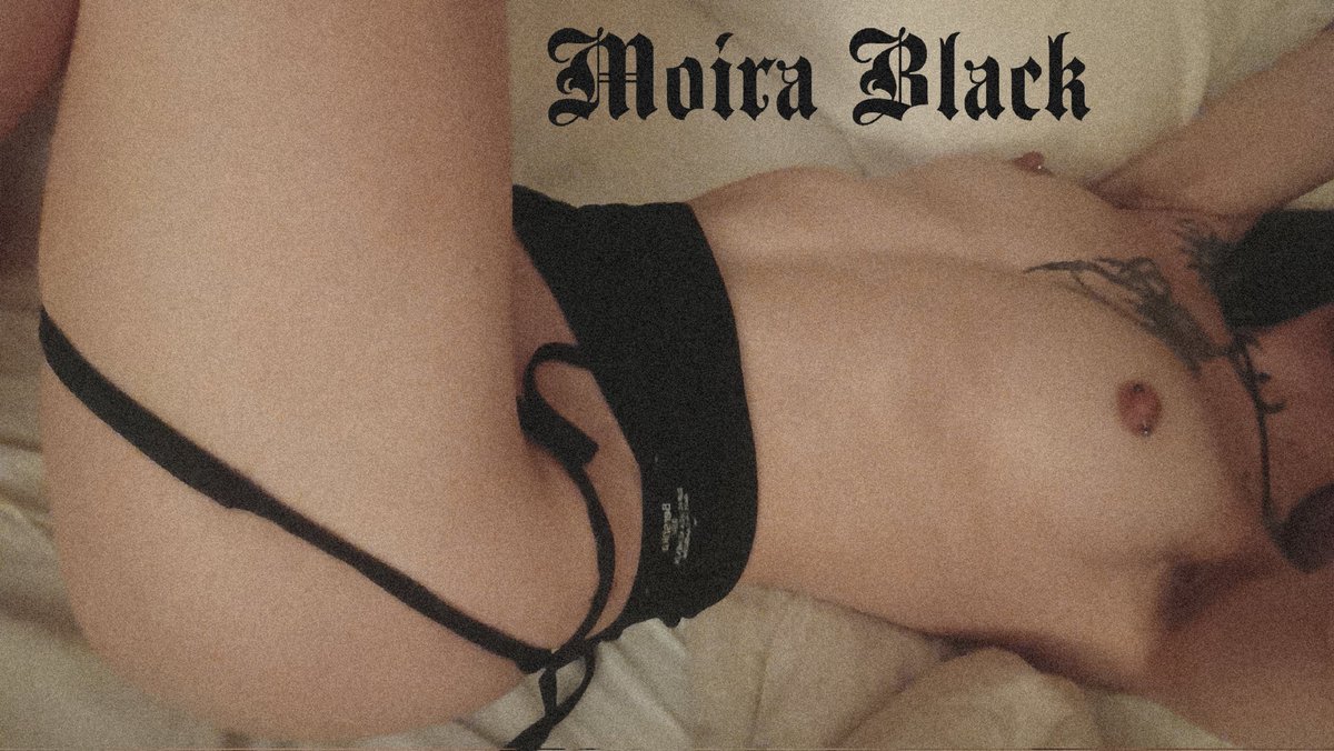 Uff que bien me lo pasé anoche🤤
Tenéis las fotos de cómo acabe aquí ⬇️⬇️⬇️
onlyfans.com/moira_black