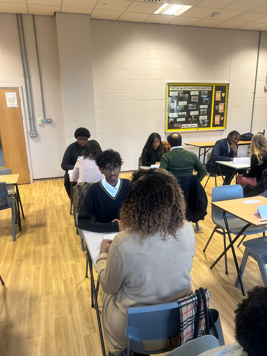 bonus_pastor's tweet photo. Speed networking and mock interviews are in full swing for our Year 11s! ๐ฌโก They're making the most of this fantastic opportunity to connect with professionals and sharpen their communication skills. ๐
#EmployabilityDay #Networking #FutureLeaders https://t.co/2QMvwa441g