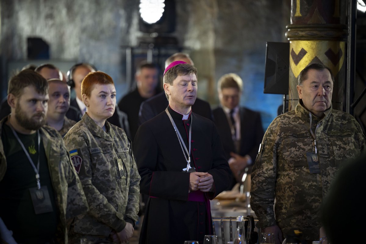 ZelenskyyUa's tweet photo. I addressed the participants of the First Military Prayer Breakfast, highlighting that we defend our country and our people with hope for justice and faith in God.

We want life for Ukraine, which is why we are doing, and will continue to do, everything to strengthen our army. We want an honest peace for Ukraine, and we will not forget about justice for Ukrainians—their just right to live in their home, in safety and peace.

We are grateful to everyone who helps—because by helping Ukraine, they are also helping themselves. When justice is restored for one, a chance emerges for all. Similarly, when one believes, salvation becomes possible for everyone.