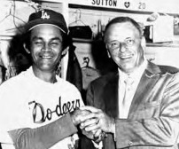 blindadosalas1's tweet photo. #InMemoriam El 06/12/2023 falleció VÍCTOR DAVALILLO 🇻🇪 #Vitico Leyenda de los #Leones y la #LVBP Gloria del deporte nacional: 1.505 Hits (100 en una temporada, 1979-80) y 4 títulos de bateo. En #MLB ganó 2 #WorldSeries (1971 y 1973) Fue figura en #LMB 🇲🇽 #SalónDeLaFama (4X) QEPD. https://t.co/MS9wbmqqcn